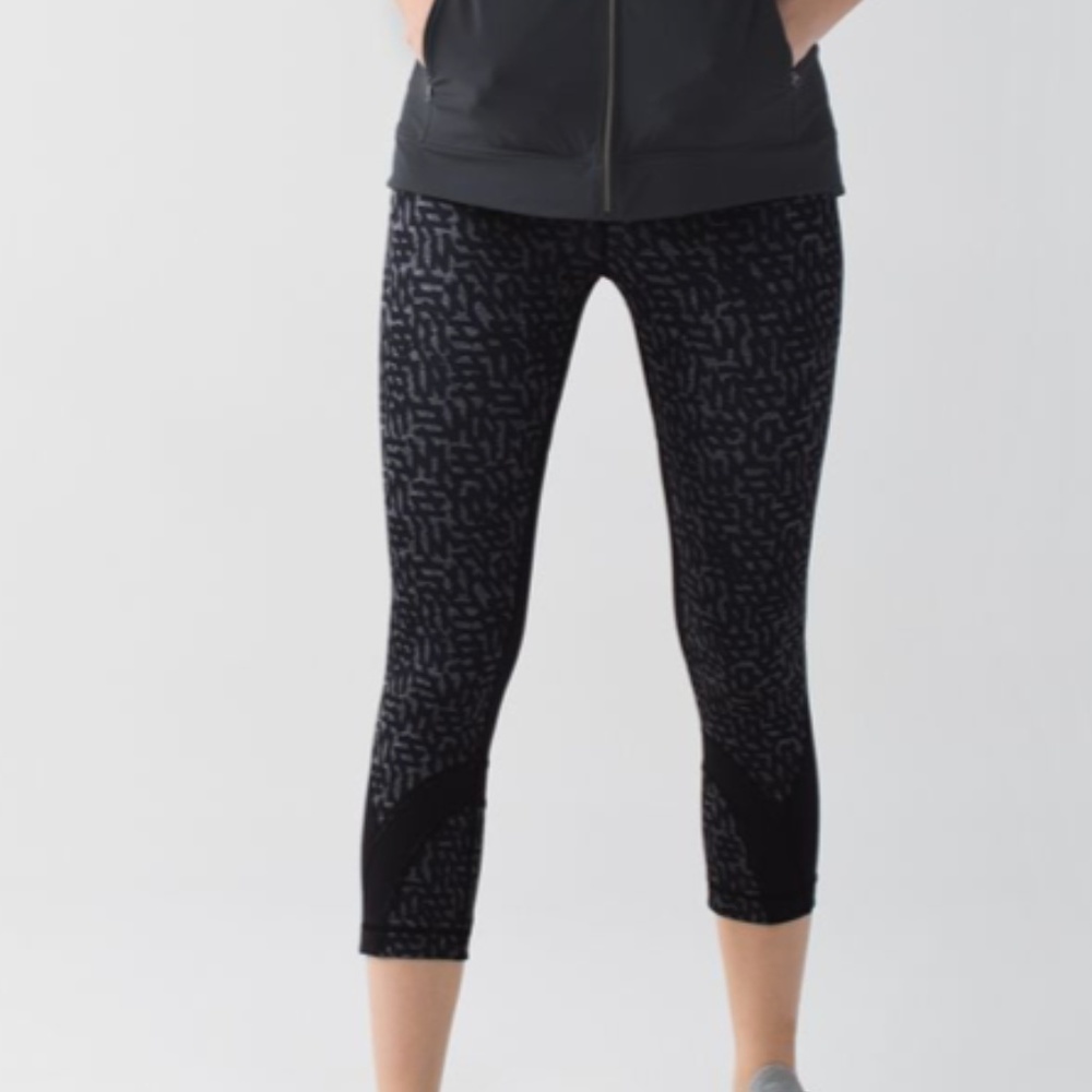 Lululemon Inspire Crop II Block-It Pocket